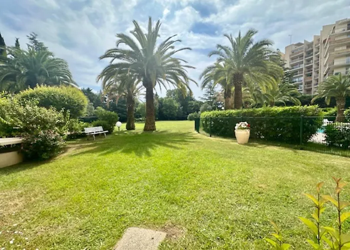 Renovated With Balcony Appartement Mandelieu